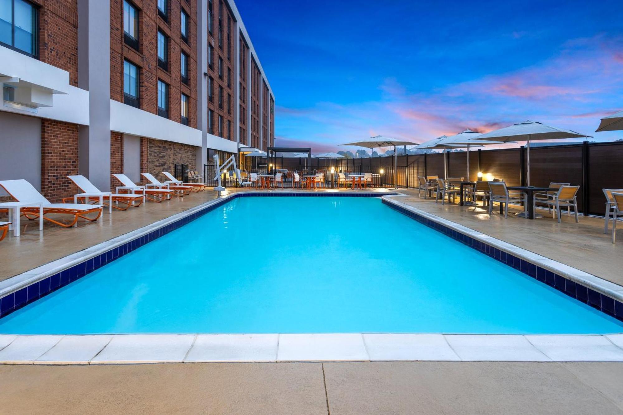 & Richmond West End, An Ihg Hotel 2*