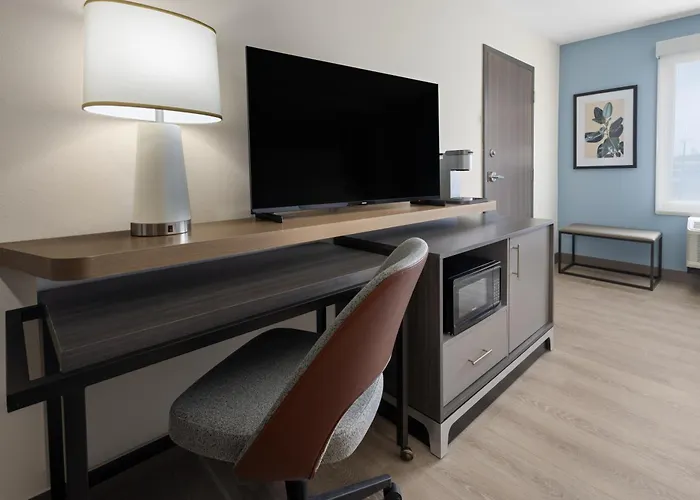 Holiday Inn & Suites Richmond West End, An Ihg Hotel
